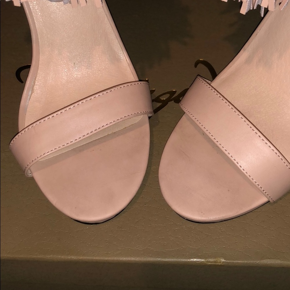 Heels - Picture 4 of 7